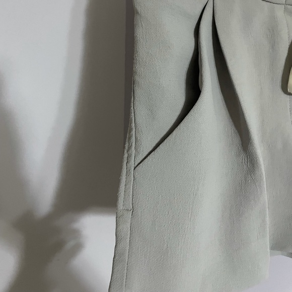 Aritzia Wilfred exergue short size 00 in ashen - Picture 4 of 8